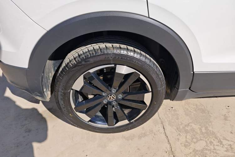 Used Volkswagen Tacqua 2021 200TSI DSG JoyConnect Edition
