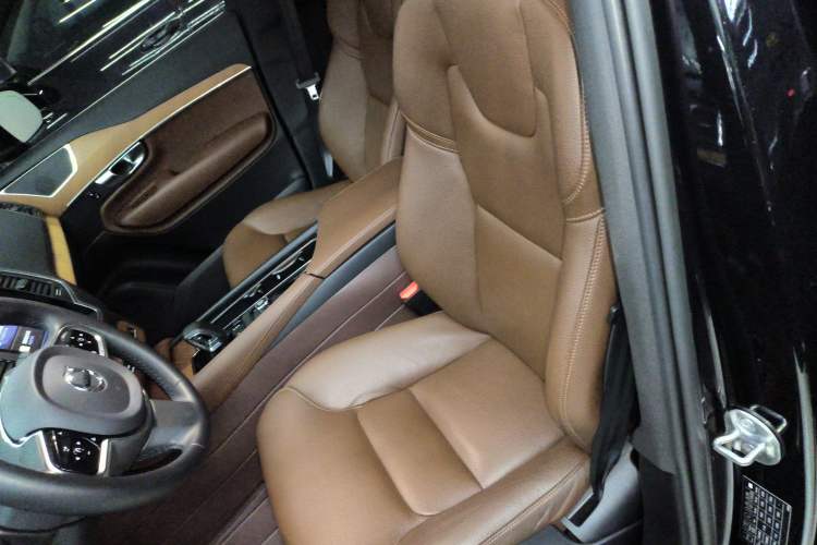 Used Volvo XC90 2023 B5 SmartDrive Luxury Edition 7 Seats