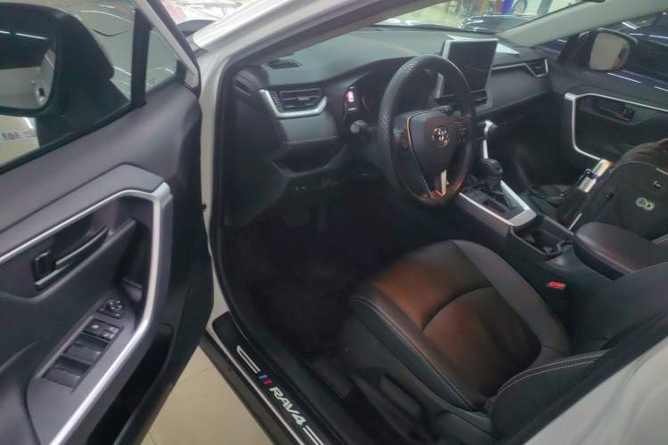 Used Toyota RAV4 2021 2.0L CVT Two-Wheel Drive Urban Edition
