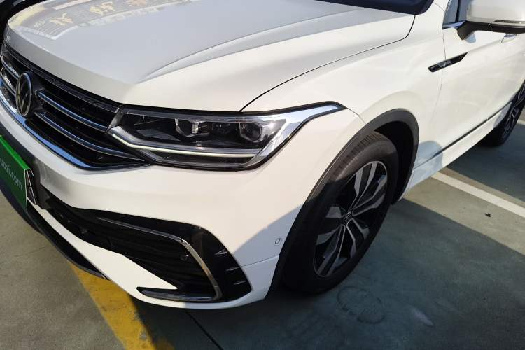 Used Volkswagen Tiguan L 2023 330TSI Automatic Two-Wheel Drive R-Line Enjoyment Edition
