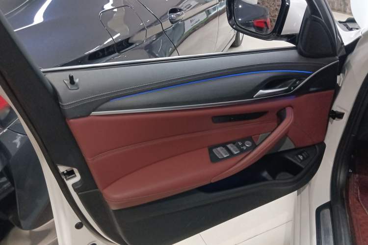 Used BMW 5 Series 2022 Second Facelift 530Li Leading Edition M Sport Package
