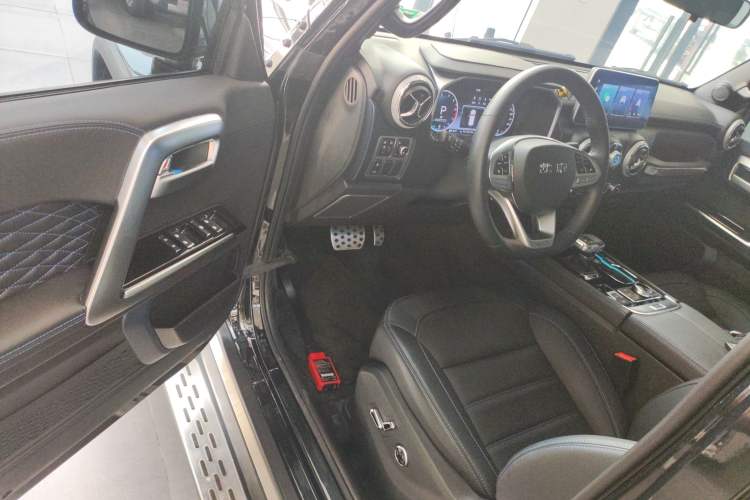 Used Beijing Auto BJ40 2020 2.0T Automatic Four-Wheel Drive Urban Hunter Edition Chivalrous Type
