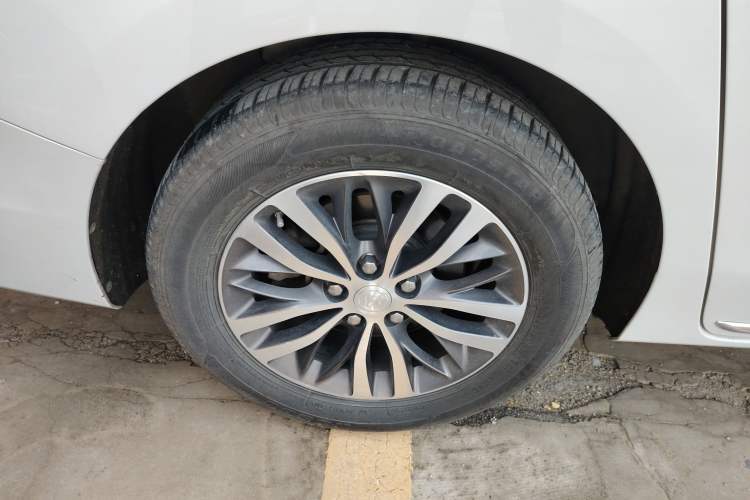 Used Buick GL8 2023 ES Lu Zun Deluxe Model
