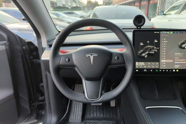 Used Tesla Model Y 2021 Long-Range All-Wheel-Drive Version

