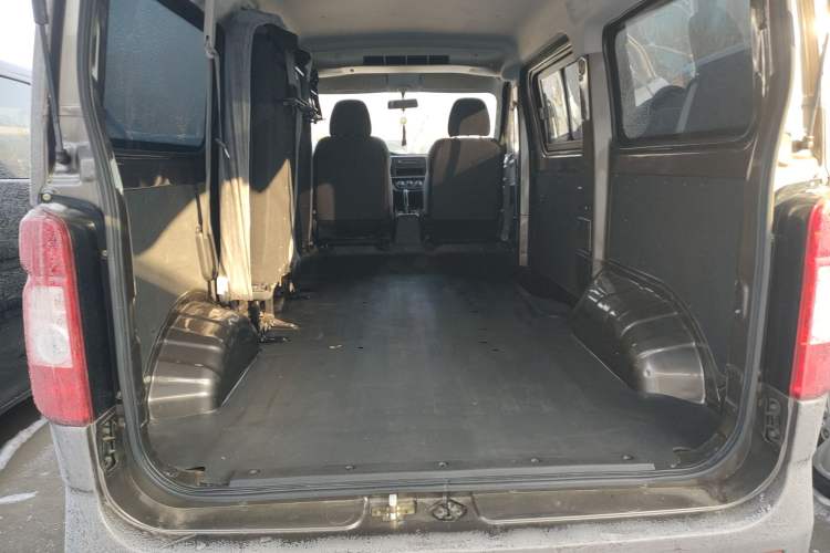 Used Chana Ruixing M60 2023 1.5L GDI Comfort-Class Passenger Vehicle 6/7 Seats
