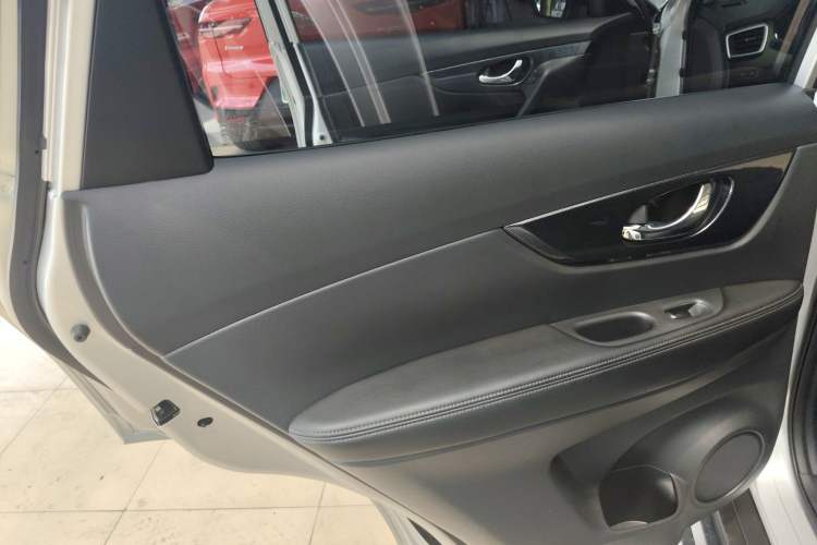 Used Nissan X-Trail 2014 2.5L CVT Luxury Edition 4WD