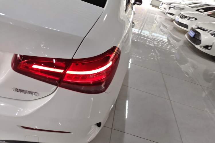 Used Mercedes-Benz A-Class 2020 Facelift A 180 L Sport Sedan Special Configuration
