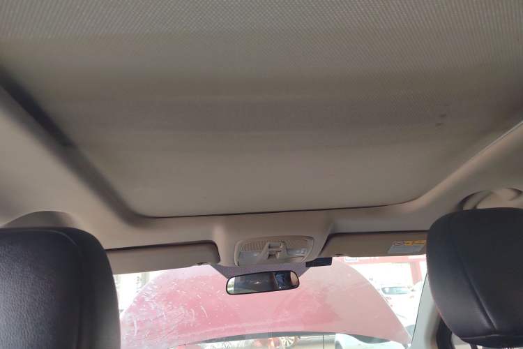 Used Suzuki S-Cross 2014 1.6L CVT Two-Wheel Drive Elite Version
