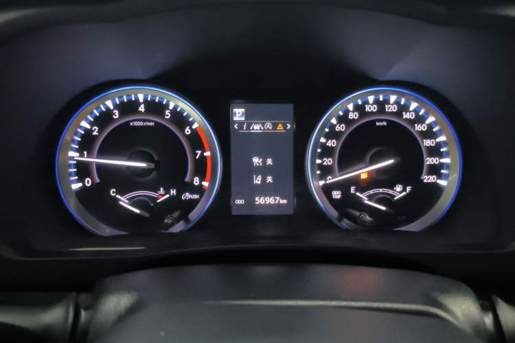 Used Toyota Highlander 2018 2.0T Two-Wheel Drive Luxury Edition 7 Seats China VI Standard