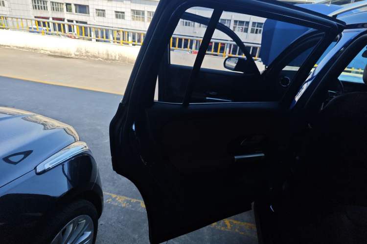 Used Mercedes-Benz GLB 2022 Second Facelift GLB 200 Fashion Edition
