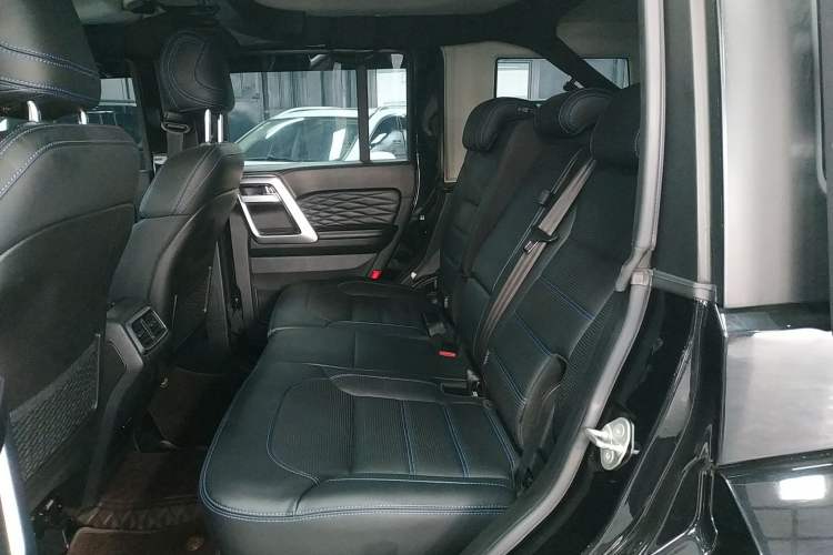 Used  BJ40 2023 2.0T Automatic Four-Wheel Drive Urban Hunter Edition Chivalrous Type