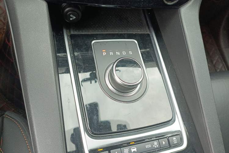 Used Jaguar F-PACE 2016 2.0T Two-Wheel Drive Urban Luxury Edition
