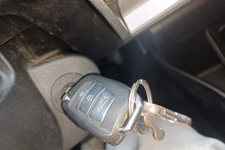 Used Geely Auto Vision X1 2017 1.3L Manual Frenzy Edition
