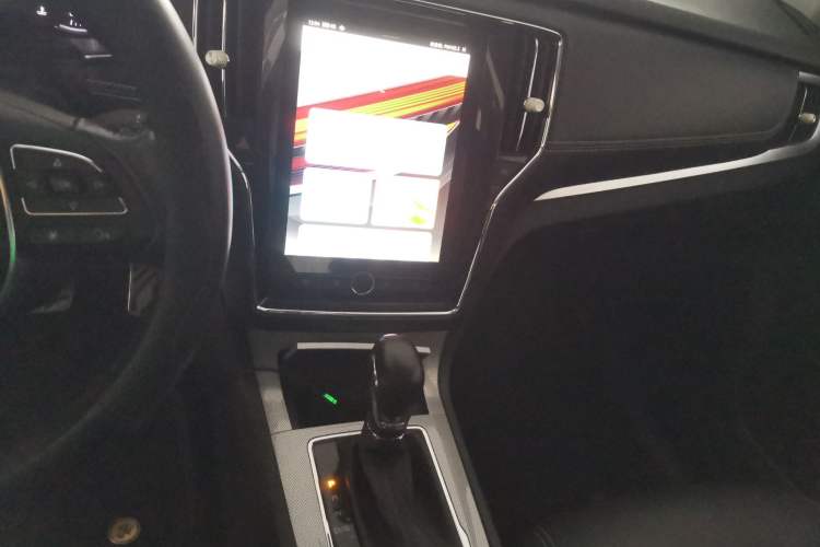 Used Roewe RX5 2018 30T Two-Wheel Drive Automatic Internet Platinum Edition
