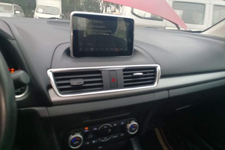 Used Mazda Mazda 3 Axela 2014 Sedan 1.5L Automatic Prestige Model
