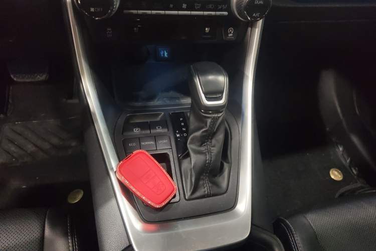 Used Toyota Wildlander 2023 2.0L CVT Two-Wheel Drive Prestige Version
