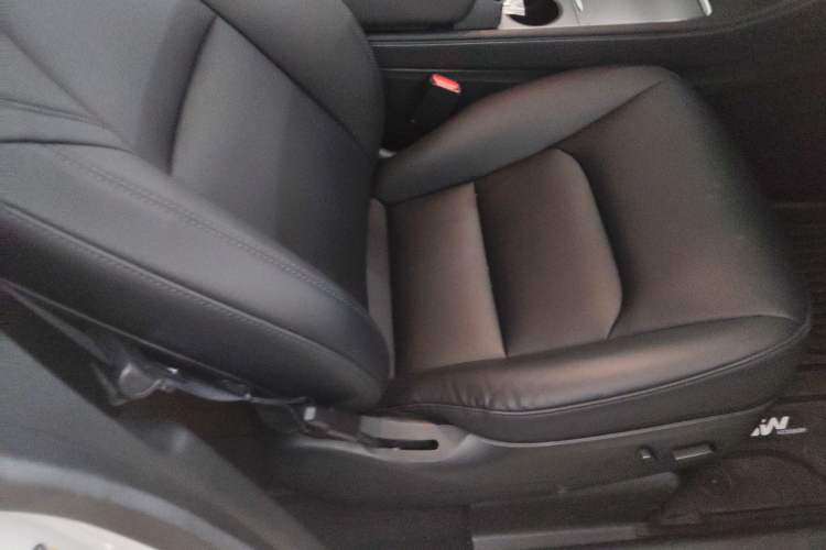 Used Tesla Model Y 2022 Long-Range All-Wheel-Drive Version