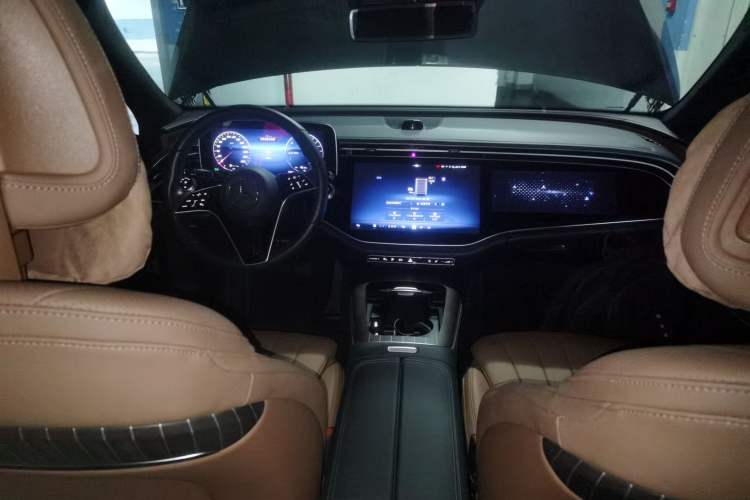 Used Mercedes-Benz E-Class New Energy 2024 E 350 e L Plug-in Hybrid Sedan
