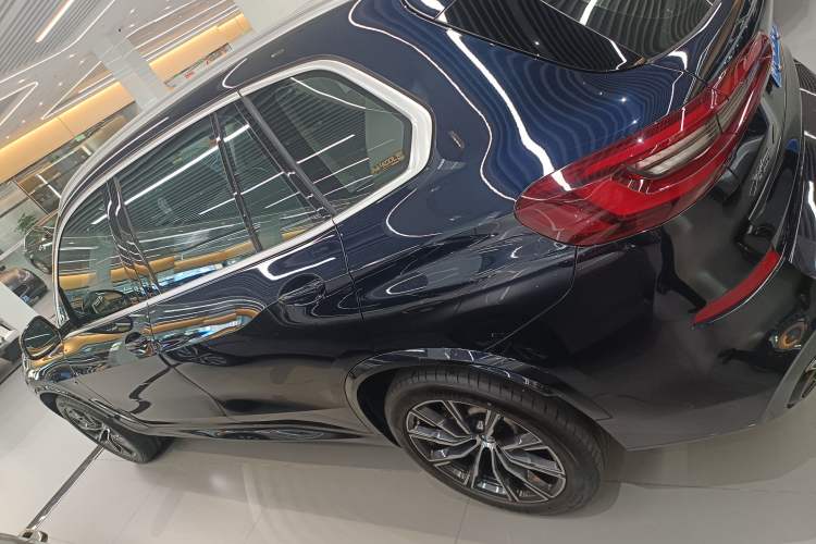 Used BMW X5 2022 xDrive 30Li M Sport Package