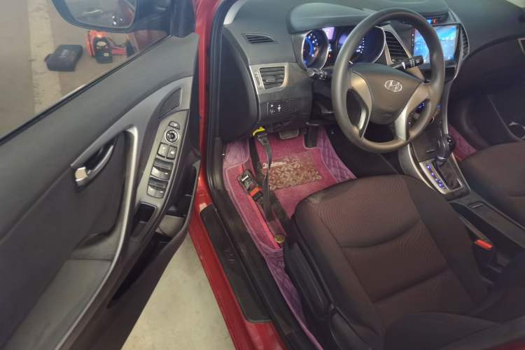 Used Hyundai Elantra 2015 1.6L Automatic Leading Model
