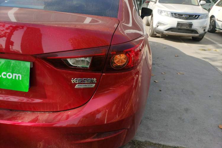 Used Mazda Mazda 3 Axela 2016 Sedan 1.5L Automatic Comfort Model
