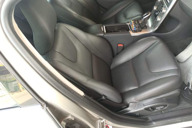 Used Volvo S60 2016 S60L T4 Zhiyuan Edition
