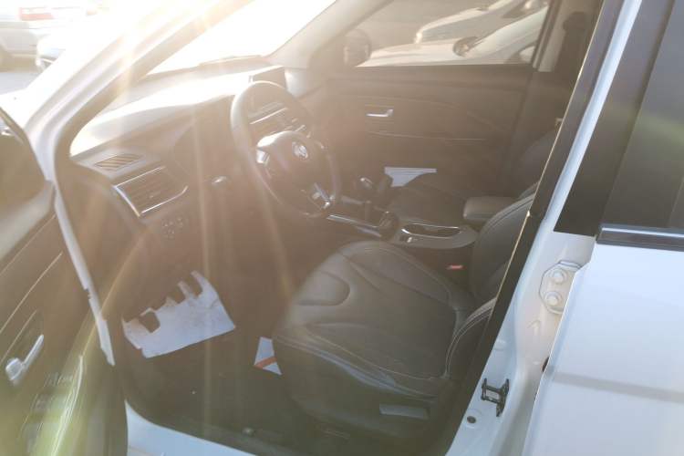 Used Dongfeng Fengon 370 2020 S370 1.5L Manual Luxury 7-Seater