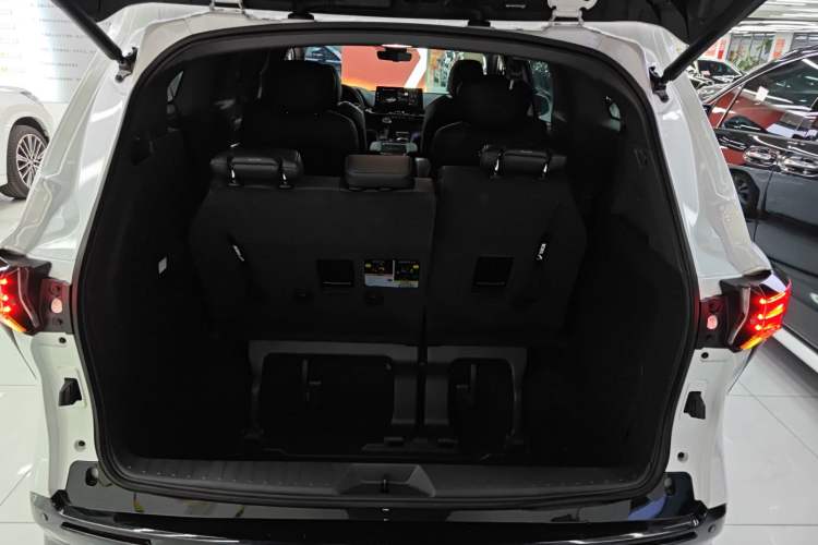 Used Toyota Sienna 2024 2.5L Hybrid Prestige Deluxe Edition
