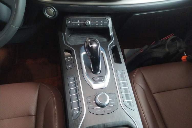 Used Wey VV6 2020 2.0T Two-Wheel Drive Zhiyue+
