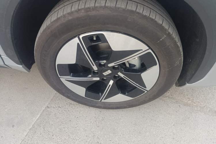 Used  E5 2024 530 km Exploration+ Version
