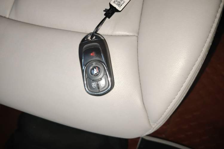 Used Buick GL8 2020 Land Cruiser Executive Class 652T Comfort Model
