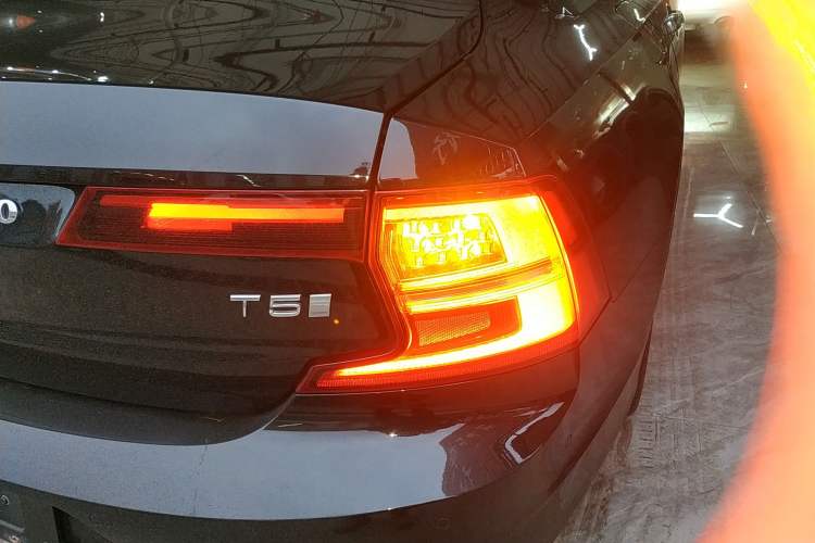 Used Volvo S90 2018 T5 Zhiya Edition
