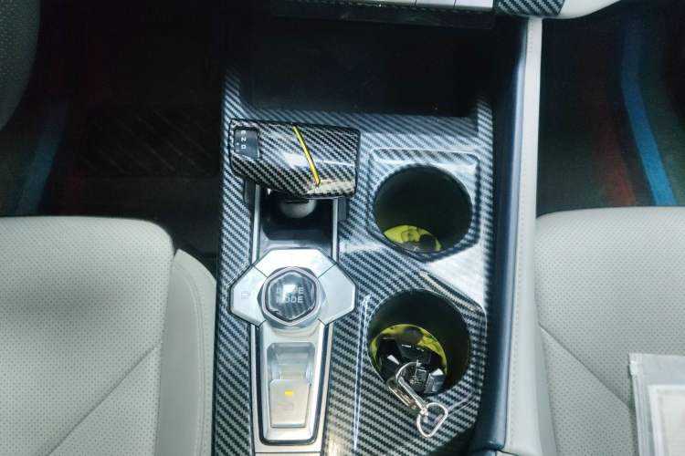 Used Changan UNI-V iDD 2023 ZhiDian iDD 1.5T 113km ZhiKu Model
