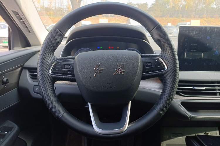 Used Hongqi E-QM5 2022 431 km Charge & Enjoy Edition
