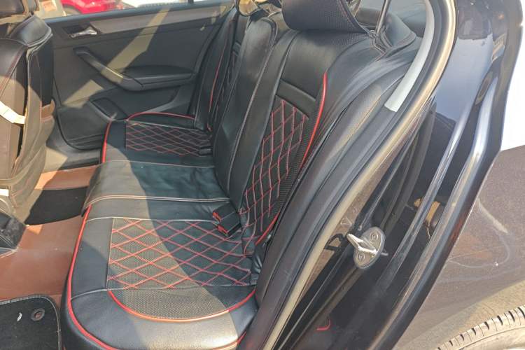 Used Volkswagen Santana 2015 1.6L Manual Comfort Edition