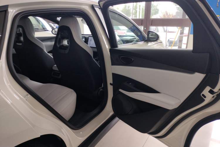 Used BYD Seal 06 New Energy 2025 DM-i Smart Drive 80KM Luxury Model
