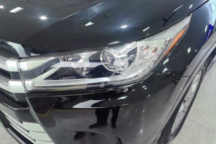 Used Toyota Highlander 2018 2.0T Four-Wheel Drive Prestige Version 7 Seats China VI Standard