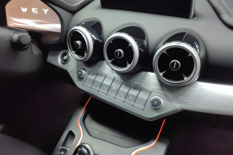 Used Wey VV7 2019 Upgraded Model 2.0T Flagship Version China VI
