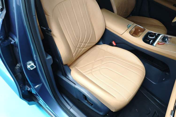 Used  Galaxy Xingjian 7 EM-i 2025 120km Flagship Edition
