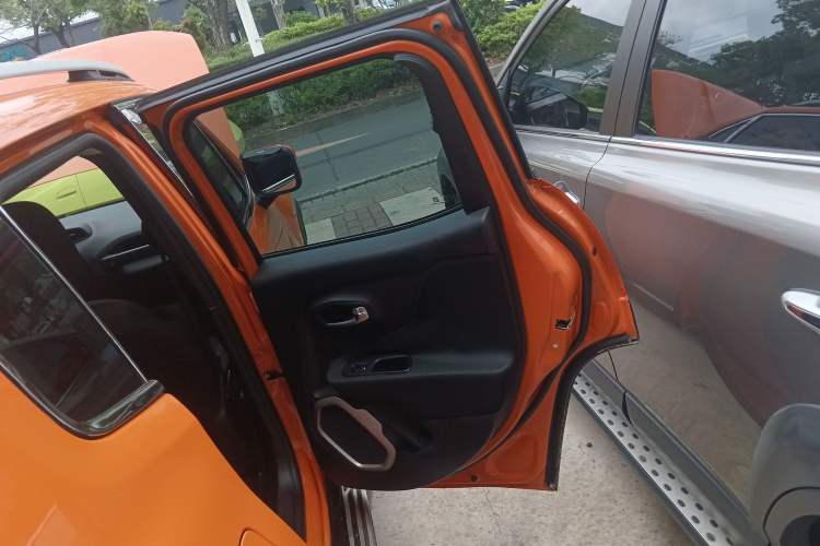 Used  Renegade 2017 180T Automatic Kinetic Edition+
