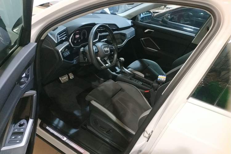 Used Audi Q3 2023 35 TFSI Fashion Dynamic Model (1.5T)
