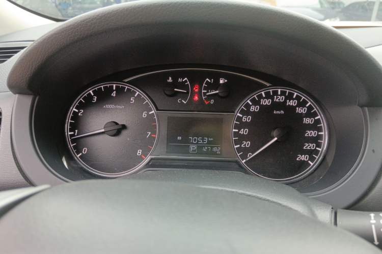 Used Nissan Tiida 2016 1.6L CVT Cool Dynamic Edition
