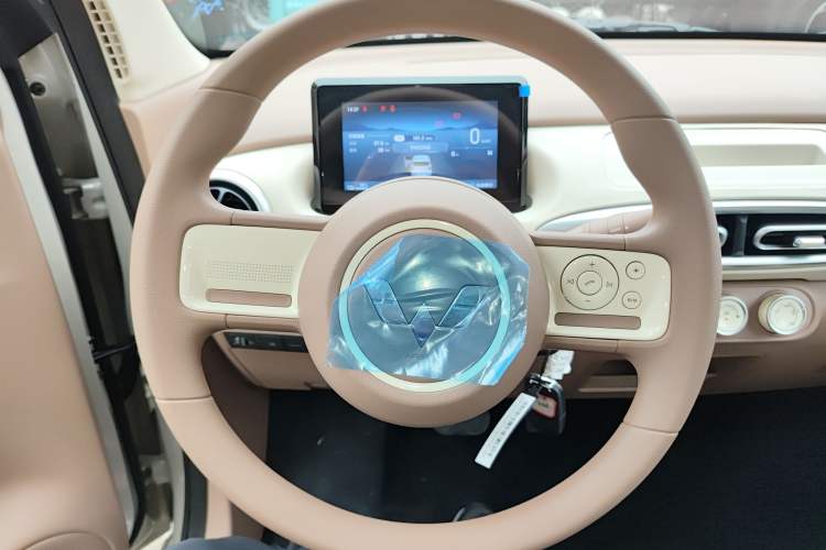 Used Wuling Hongguang MINIEV 2025 Four-Door Version Advanced Edition
