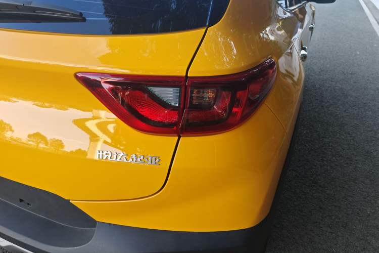 Used Kia kx1 Stonic 2021 1.4L CVT Sunroof Model
