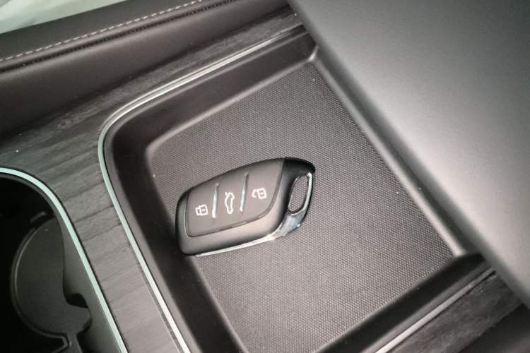 Used Roewe D7 2025 DMH 125km World Champion Edition
