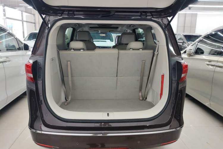 Used Buick GL8 2017 ES 28T Comfort Model China V Standard
