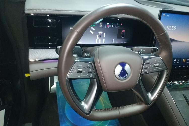 Used Denza Z9 2024 1100 km Four-Wheel Drive Max Version