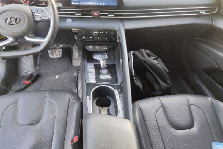 Used Hyundai Elantra 2021 1.5L CVT LUX Prestige Edition
