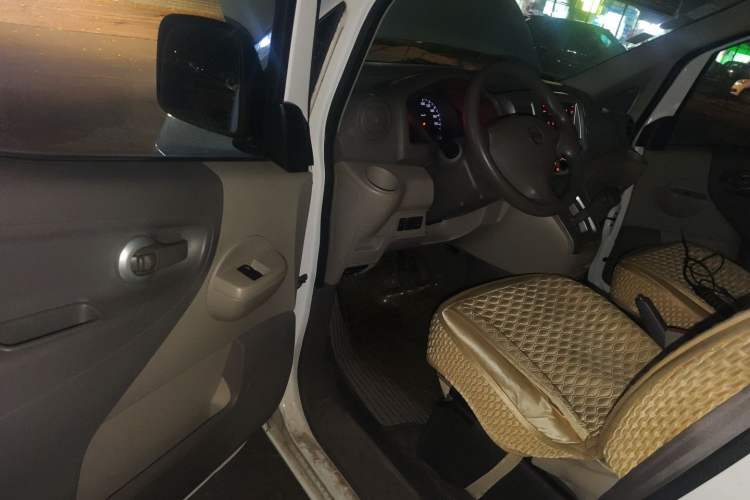 Used Nissan NV200 2016 Revised Version 1.6L CVT Luxury Edition
