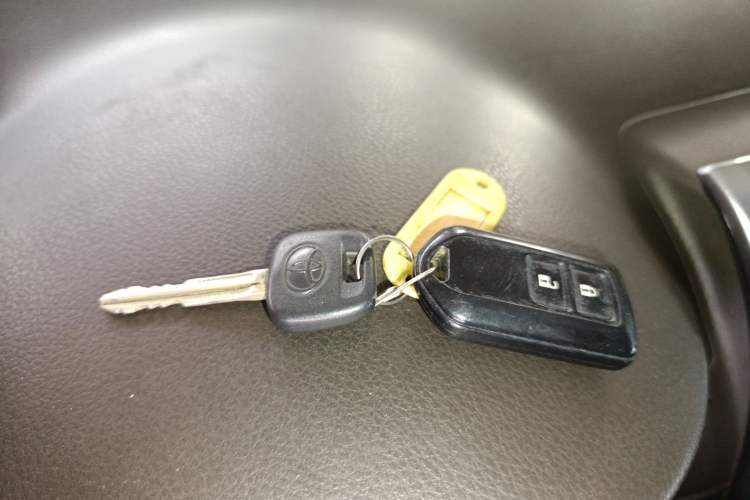 Used Toyota YARiS L 2015 1.5E Automatic Charm Edition
